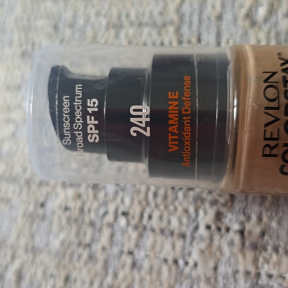 REVLON BRAND COLORSTAY LONGWEAR MAKEUP FOUNDATION #240 MEDIUM BEIGE BUNDLE-2 - Picture 3 of 6